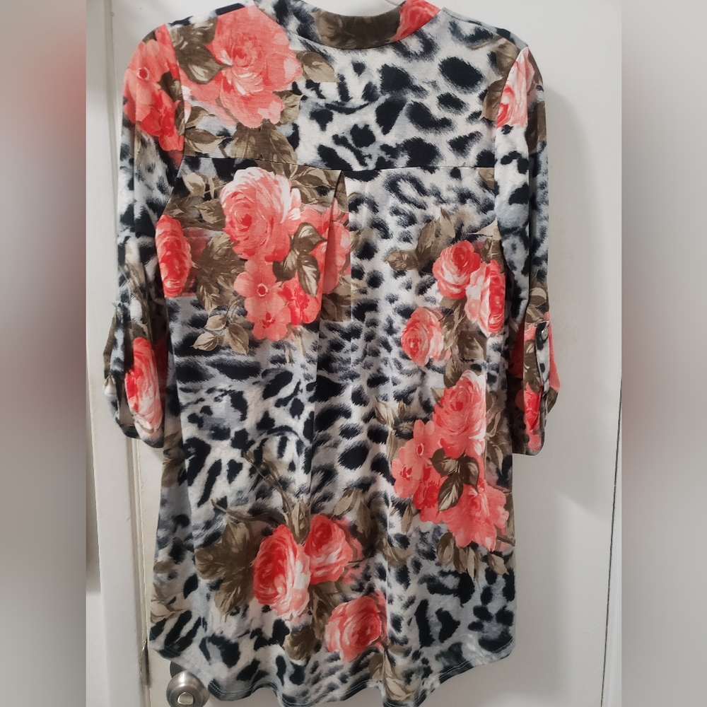 Blouse - Picture 2 of 3